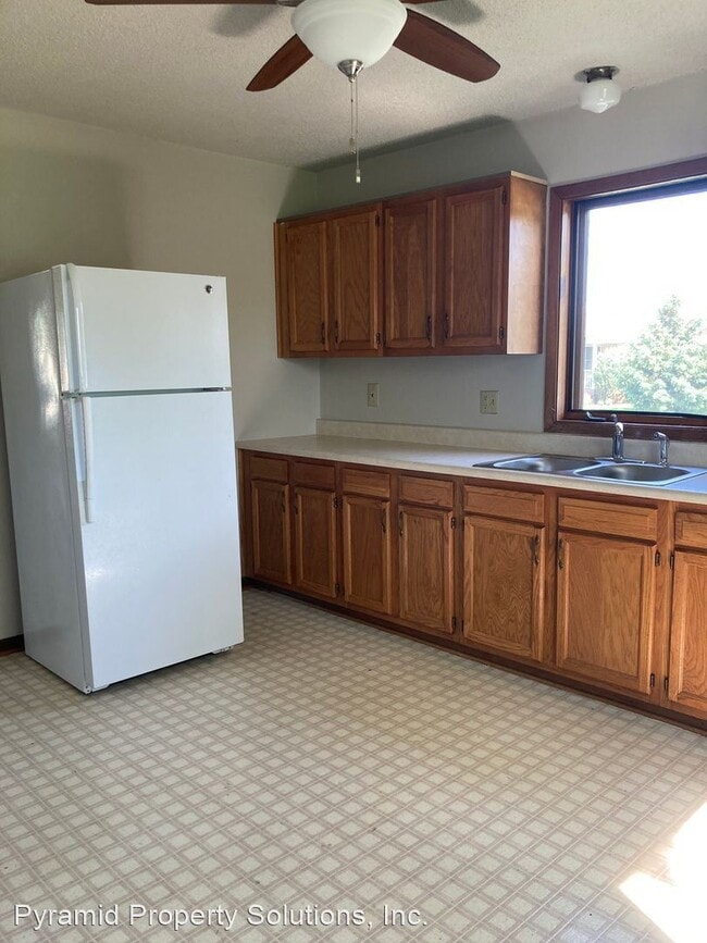 Building Photo - 3 br, 1 bath House - 135 10th St