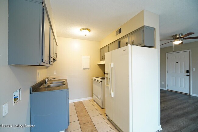 Building Photo - 1623 Brick Kiln Ln