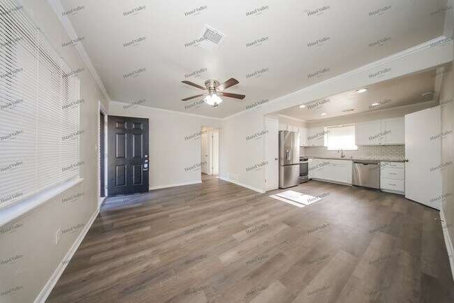 Foto del edificio - 701 N Dallas Ave