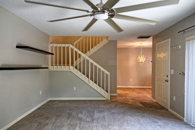 Building Photo - 5259 Brook Ct