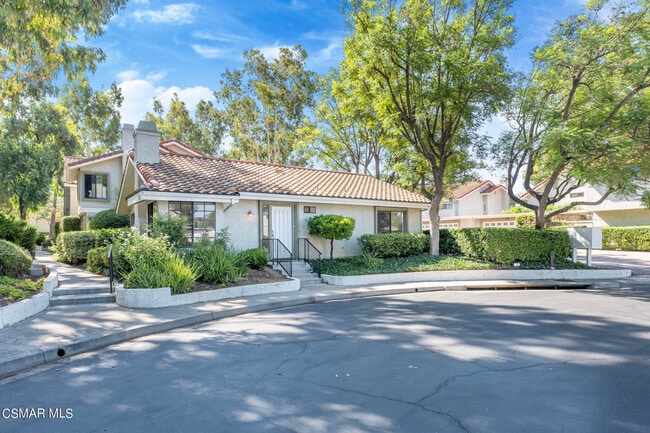 Building Photo - 932 Thistlegate Rd
