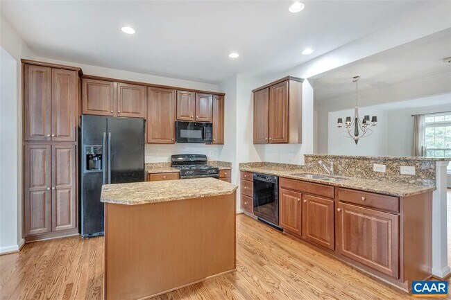 Building Photo - 908 Bing Ln