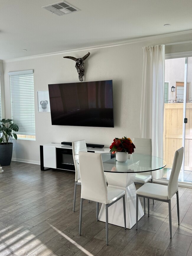 Building Photo - 1375 Dolomite Way