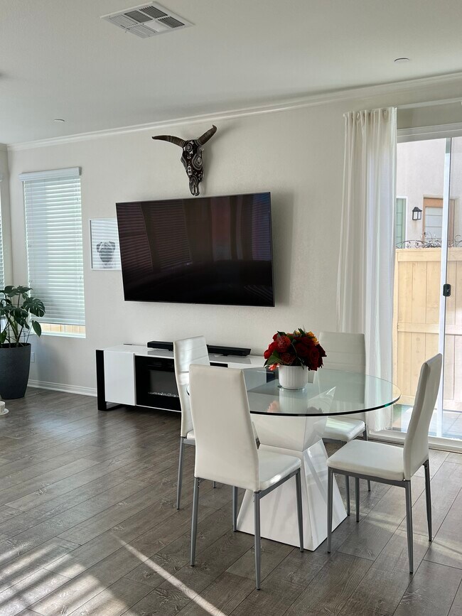 Foto del edificio - 1375 Dolomite Way