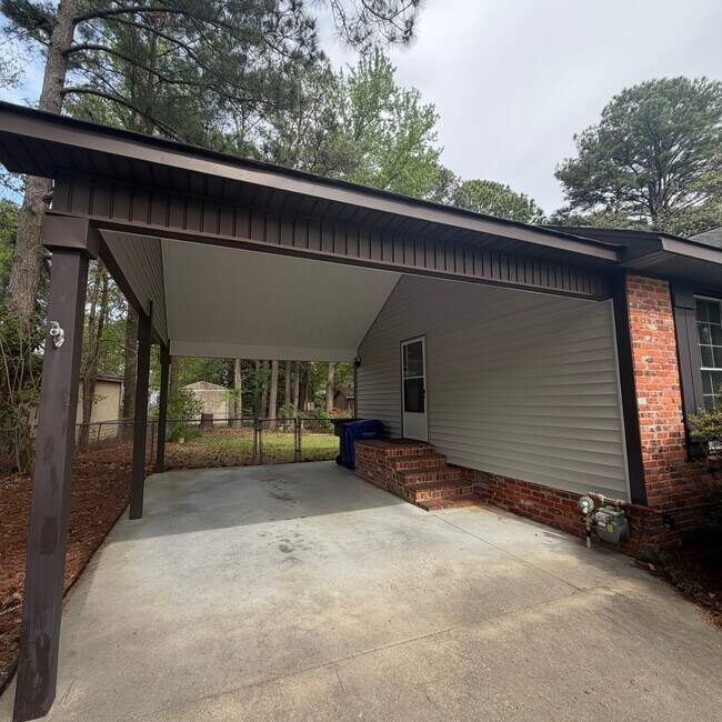 Foto del edificio - 3208 Ellsworth Dr