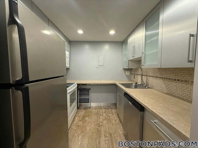 Foto del edificio - 50 Broadlawn Park