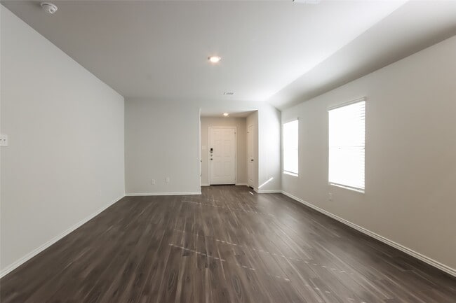 Foto del edificio - 22304 Merlin St