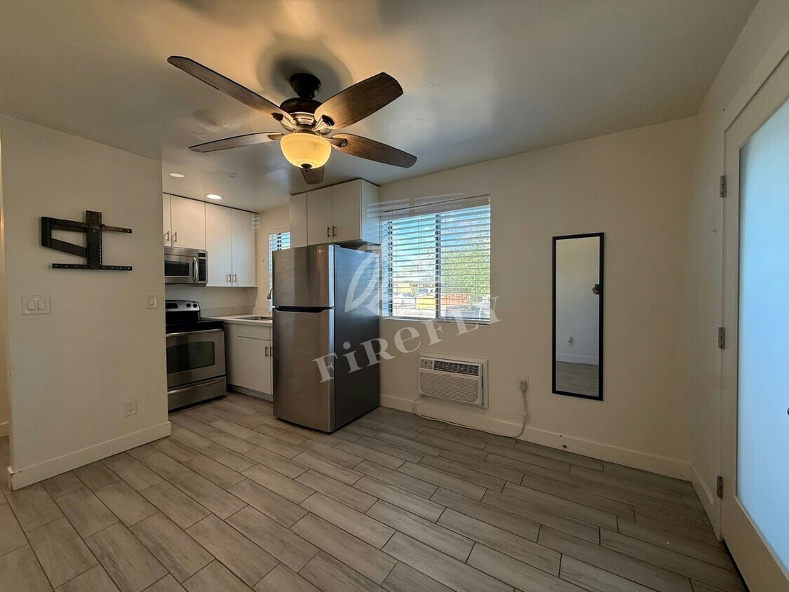 Foto principal - 1695 E Indianola Ave
