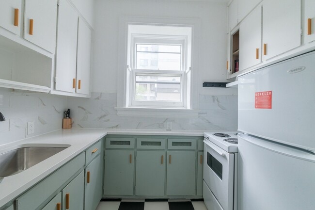 Photo du bâtiment - 1245 Rue St Marc