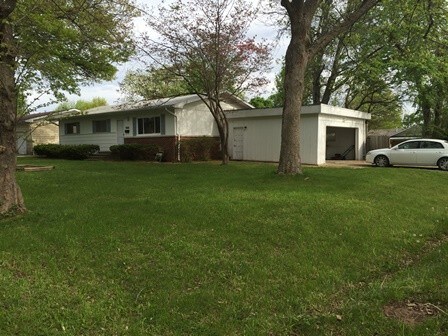 Primary Photo - 3240 W Crestview St