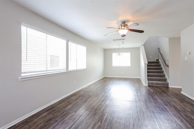 Foto del edificio - 1523 Nichole Woods Dr