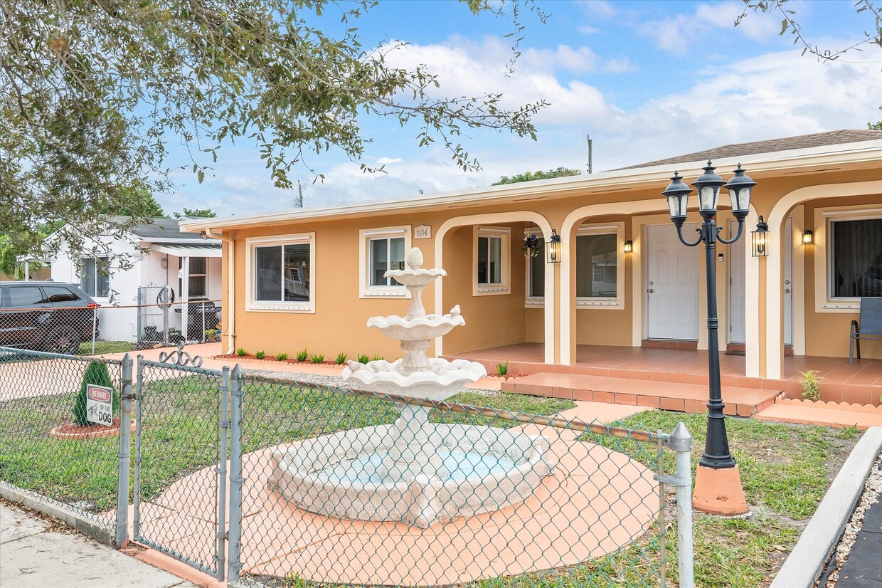 Photo - 934 E 22nd St (Hialeah, FL)