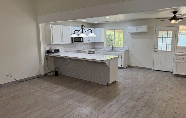 Foto del edificio - 409 W Packwood Ave