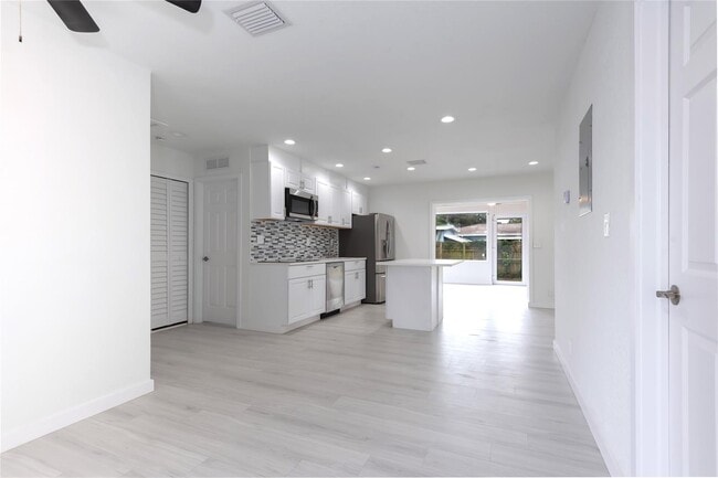 Foto del edificio - 713 SW 4th Ct