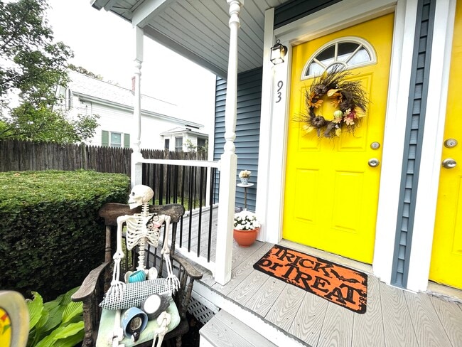 Front entrance - 93 Pavilion Ave