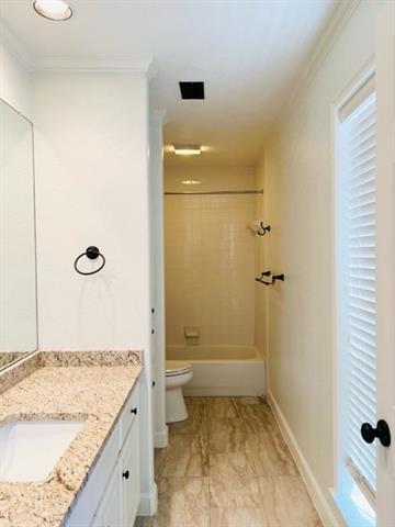 Building Photo - 4504 Bowser Ave