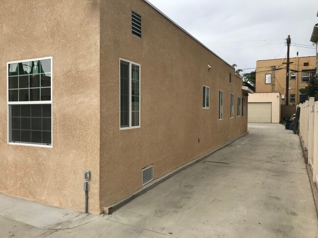 Driveway - 6523 La Mirada Ave