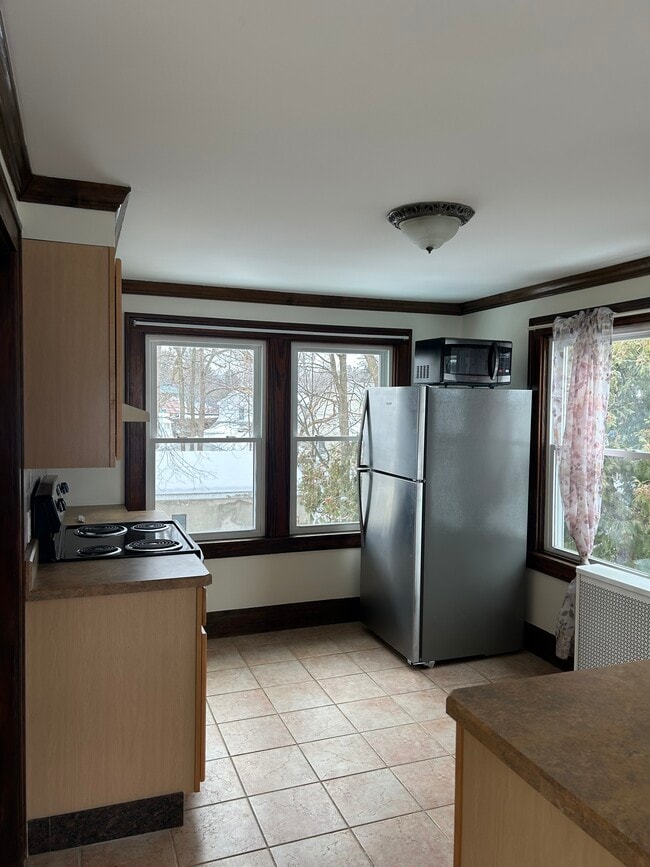 Kitchen - 414 Kenwood Ave