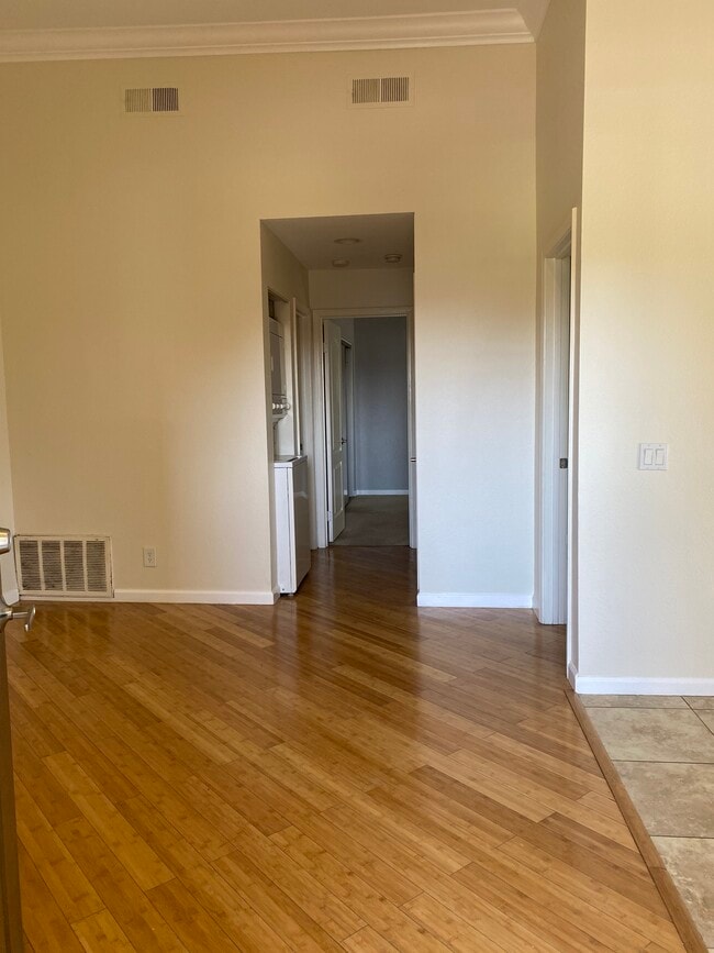 Building Photo - 408 N Imperial Ave