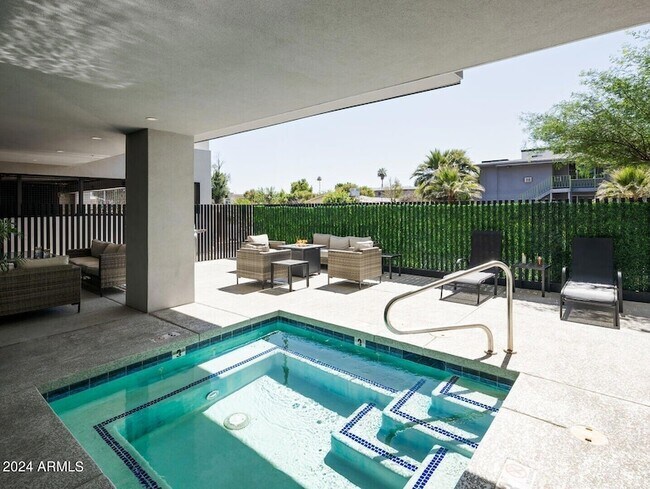 Foto del edificio - 3425 N 70th St