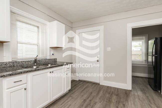 Foto del edificio - 724 Kammer Ave