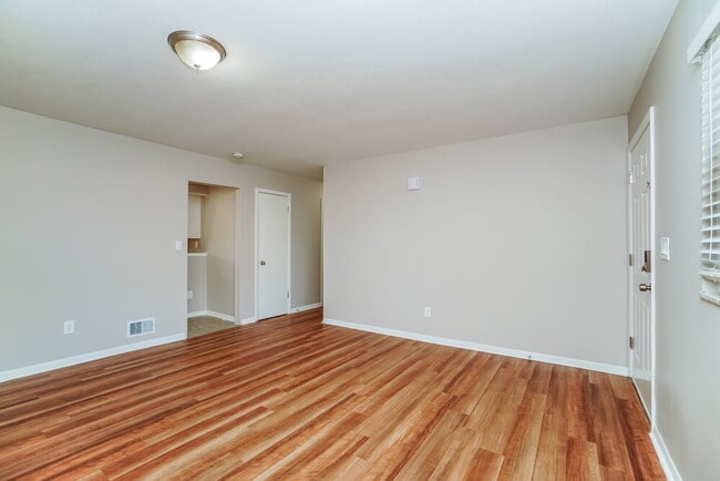 Foto del edificio - 1675 Norma Rd