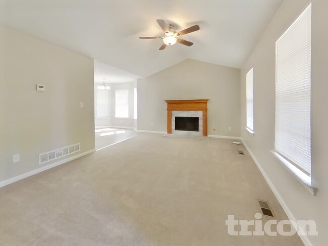 Building Photo - 432 Pine Valley Dr
