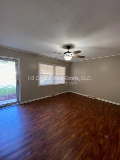 Foto del edificio - 215 Dogwood Ln