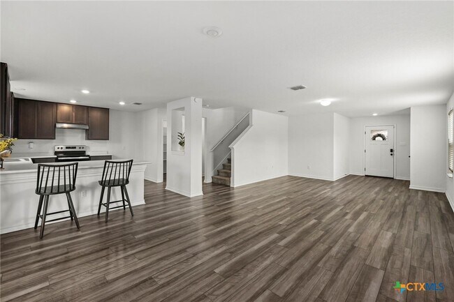 Foto del edificio - 4703 Plaza Ctr