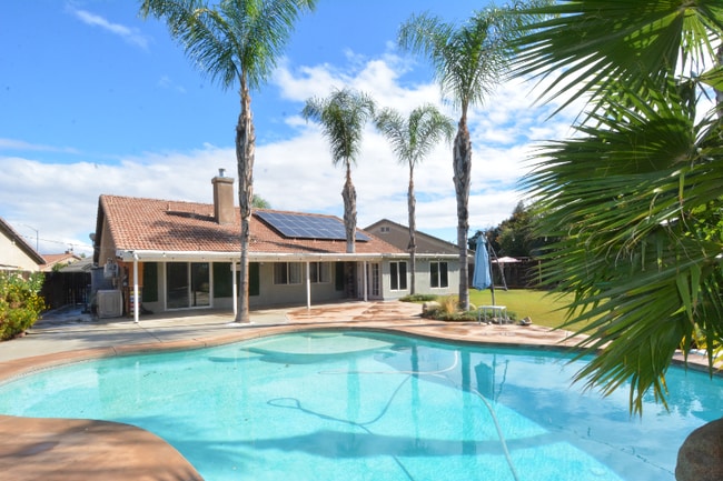 Foto del edificio - 4417 Almond Grove Ln