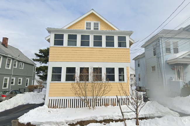 Building Photo - 61 Putnam Rd