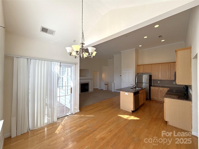 Building Photo - 15513 Goosefoot St