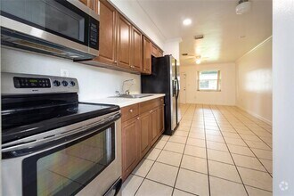 Building Photo - 6170 SW 43rd St