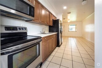 Building Photo - 6170 SW 43rd St