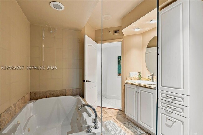 Building Photo - 20185 E Country Club Dr