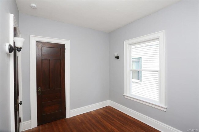 Building Photo - 19 Linwood Terrace