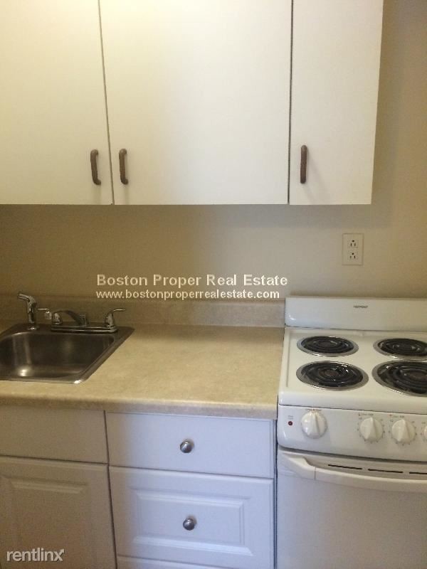 Building Photo - 110 Newbury St