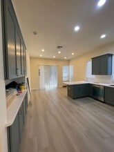 Building Photo - 6908 Sandy Souza Way