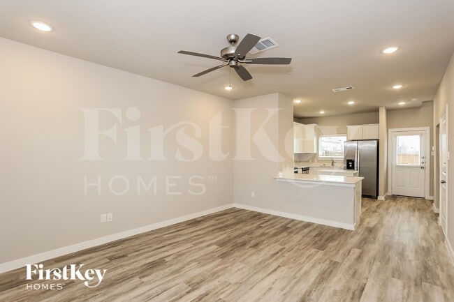 Foto del edificio - 339 Niki Dr