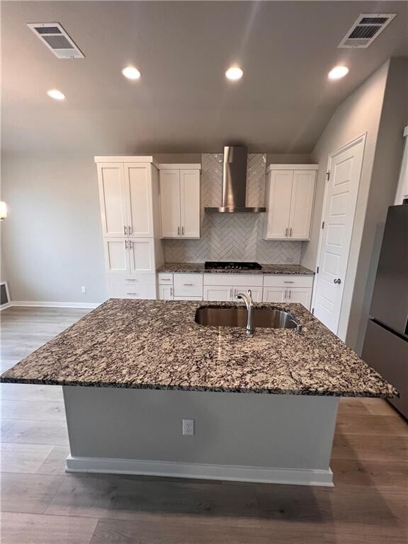 Building Photo - 825 Whitetail Dr
