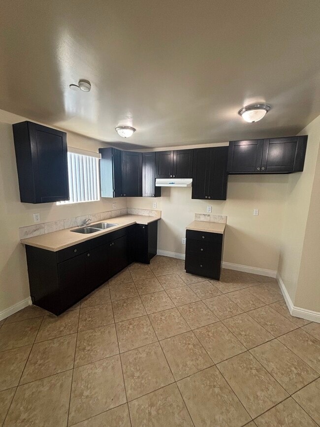 Foto del edificio - 9031 Avalon Blvd