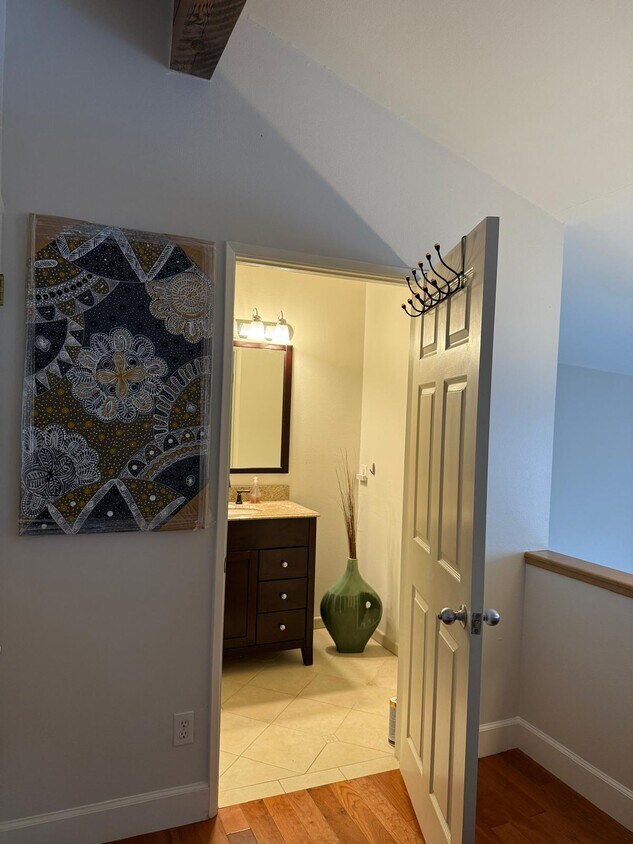 Foto del edificio - 2474 S Centinela Ave