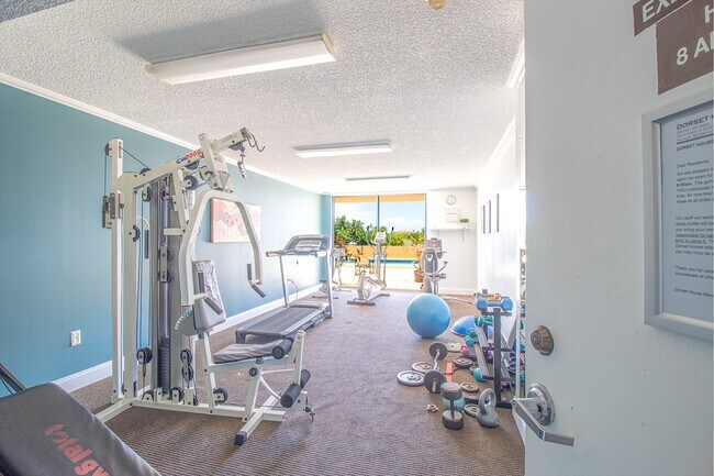 Foto del edificio - 2500 NE 135th St
