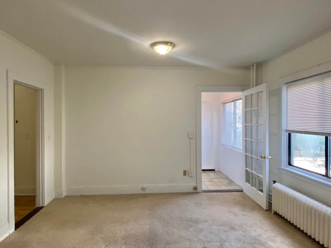 Primary Photo - 230 Walnut St