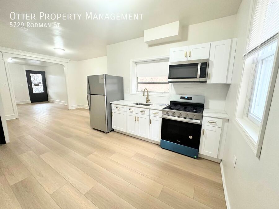 Foto principal - 3BR/1.5BA Lovely Cobbs Creek Home