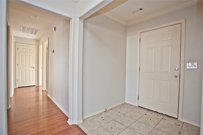 Foto del edificio - 807 SW Sandrock Rd