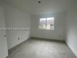 Building Photo - 450 S Park Rd