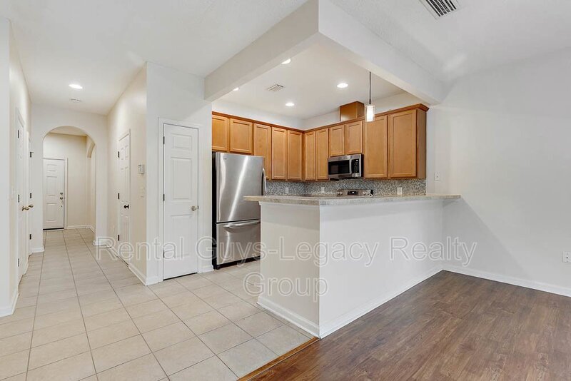 Primary Photo - 5868 Pavilion Dr