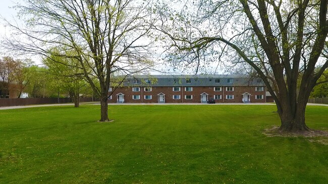 outside - 252 S Durkin Dr
