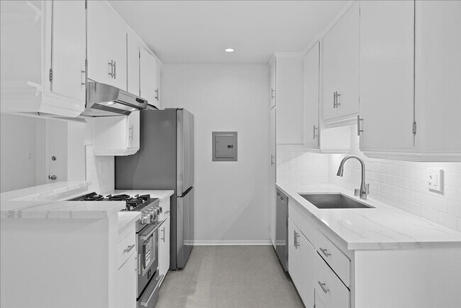 Building Photo - Beautiful Venice Apartment With Large Priv...
